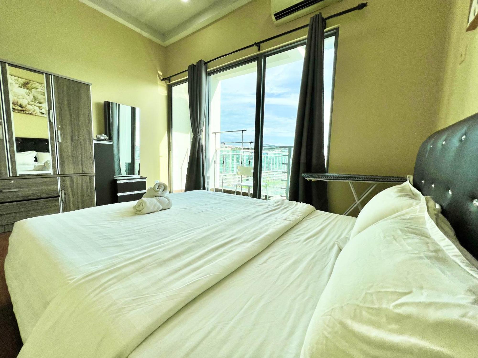 Margo Istay - The Loft Imago Kota Kinabalu Esterno foto
