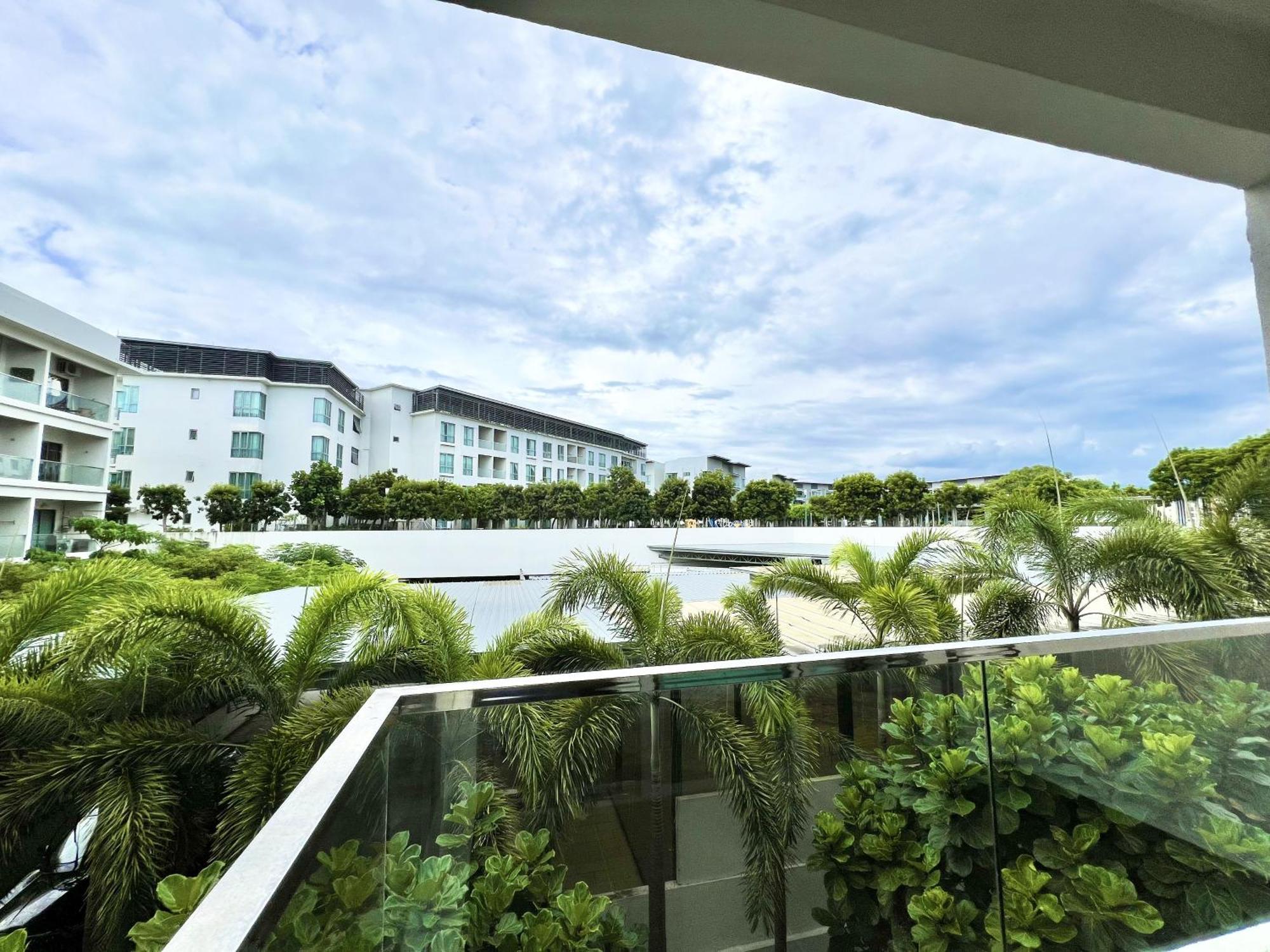 Margo Istay - The Loft Imago Kota Kinabalu Esterno foto